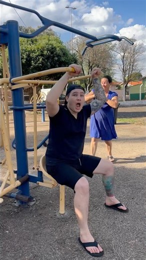 WHEN YOUR KID PLAYS WITH TIN CAN STILTS OLD SCHOOL GAME 😂 #shorts