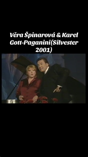 Legendarna Vera Spinarova si na silvestra 2000 s Kajom zaspievala jeden z jeho hitov Paganini #karelgott #veraspinarova #paganini #silvester #2000