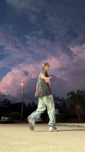 GIMME MORE! Dancing in the Lightning ⚡️