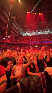 1.8M views · 79K reactions |  ¡No cometas un "Error sin solución" y ven a vivirlo a Discoteca de los 80 Barcelona junto a la mejor generación!  ¡Nuevas entradas liberadas antes del SOLD OUT en: www.discotecadelos80.com!  ¡Transformamos el Palau St. Jordi en la discoteca de los 80 más grande del mundo! | Discoteca de los 80 | Facebook