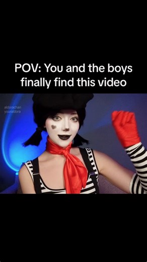 Margarita Averina on Instagram: "My new mime cosplay 🖤 #aldorachan #clowncosplay #meme #mime #mimecosplay #clowngirl #youraldora"