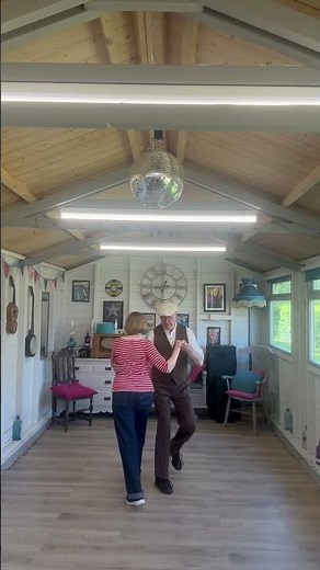 8 Step Lindy Hop Dance Demonstration.