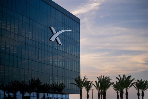 SpaceX targets more than $2T valuation in IPO, Bloomberg reports