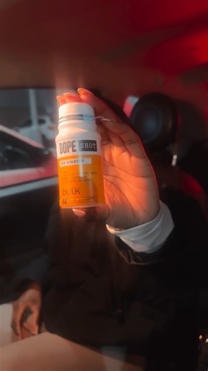 Paloma Lopes on Instagram: "Upper body workout‼️ Pre-workout always gives me that extra boost of energy- in this video I’m taking the Dope Shot by @bulk ! It’s a must-try 🔥 Use the link in my bio to order and don’t forget to use code PALOMA for a discount! Workout Breakdown: 1. Pull-Up Machine- 3 sets to failure Focus on pulling elbows toward the hips 2. Seated Cable Row (Wide Neutral Grip)- 3 sets × 12 reps Target the mid-back, not the shoulders 3. Cable Crossover (Chest)- 3 sets × 15 reps 4. 