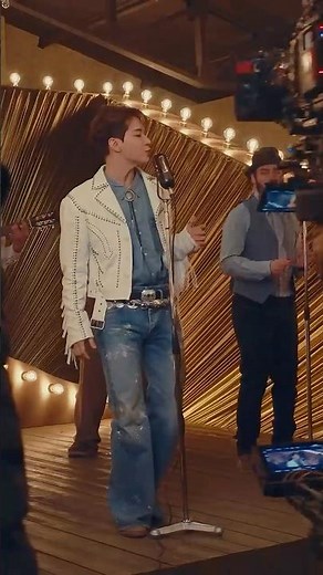 Hope you enjoy the show! 🎻✨ HENRY LAU new song release