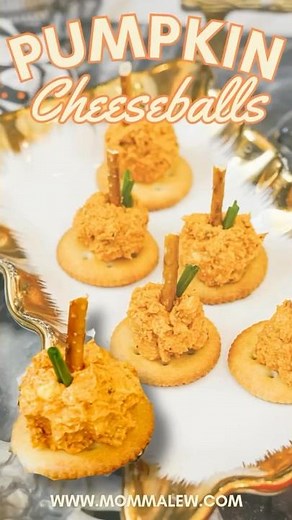 Pumpkin Mini Cheeseballs - Easy Halloween Party Snack! #recipe #snacks #appetizer #easyrecipe