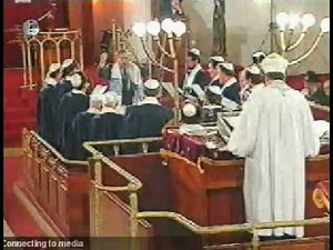 Chazzan Moshe Stern - "Haneshama Lach" - Selichot clip #1