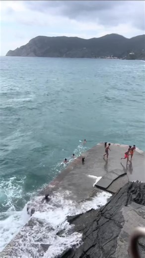 🌊Waves🌊 #waves#vernazza#perte#fyp