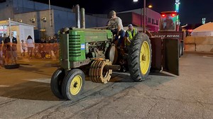 396K views · 1.9K reactions | John Deere Blacktop Pulling!! | Farm Stock Tractor Pullers | Facebook