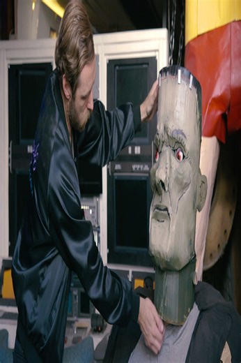 The artist turning cardboard into urban art