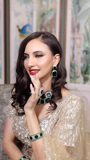 1 MONTH MAKEUP AND HAIR PROFESSIONAL COURSE LOCATION : GH6, Paschim Vihar, Delhi DURATION : 1 Month DATE : 1 March - 2 April TIME : 11AM - 4PM FEES : 40,000/- FOOD AND STAY : 16,000/- CONTACT : 83609 31465 NOTE - 10% discount(Flat 4000/-) for first 10 registrations #makeuptutorial #makeupartist | Simran Kaur Makeovers