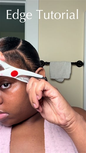 Get into it 💕✨ would you cut your edges to get them how you like em ? #edgestutorial #edges #edgesonfleek