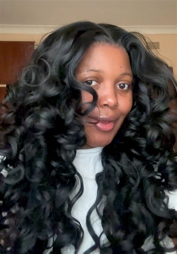 Choosing Between Side and Middle Part Hairstyles