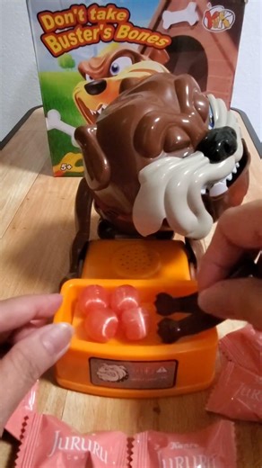 ANGRY DOG🐕EAT STRAWBERRY CANDY #asmr #trending #shorts