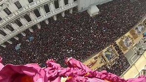 🇬🇧 While we wait for today's "Flight of the Angel" to officially open the Carnival of Venice in Piazza San Marco, let's take a look at last year's Flight with Claudia Marchiori! 🇮🇹 In attesa dell’emozionante "Volo dell’Angelo" che aprirà oggi il Carnevale di Venezia in Piazza San Marco, riguardiamo il Volo del 2017 con Claudia Marchiori! | Venezia Airport