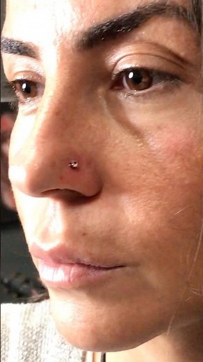 Nostril Piercing stechen 💎 Schmerz & Pflege Tipps