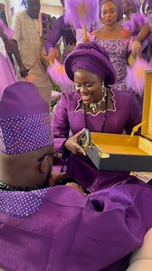 My bride bought new briefcase to collect money from her husband on her wedding day ❤️❤️❤️❤️❤️❤️ She really mean business #money #wedding #marriage #couple #happy #tradition #yorubawedding #jidegoldalaga | jidegoldalaga