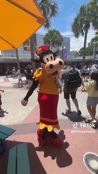 Disneybyday (@disneybyday)’s video of clarabelle cow