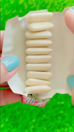 ASMR Extra Bubble Mint Gum 🫧🍃 #asmr #asmrsounds #extra #gum #fyp #unboxing #shortvideo #satisfying
