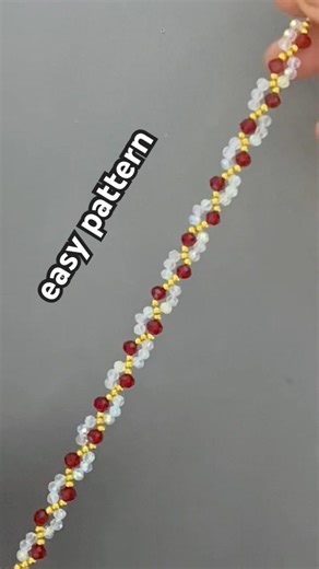 Easy beading pattern. Beaded bracelet tutorial #jewelrymaking #braceletmaking #shorts