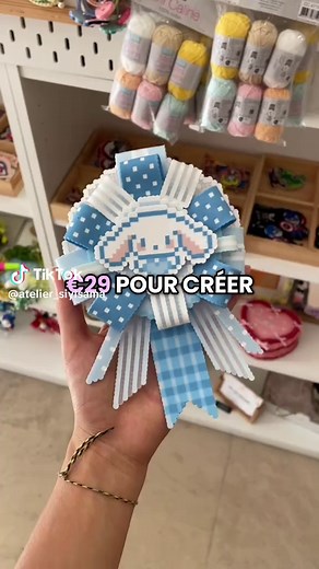 Tu cherches une activité pour les vacances d'été ? ☀️ En semaine, profite de notre formule illimitée : 29 € pour créer en perles à repasser de 12h à 19h, sans limite de temps ! C'est le bon plan surtout pour les étudiants : boissons, snacks et tout le matériel sont à disposition. Plus de 255 couleurs de perles t'attendent, avec des couleurs transparentes, fluorescentes et bien d'autres. Alors, on se retrouve chez Atelier Siyisama ? 💖 #ateliersiyisama #activite #vacancesete #activitéparis