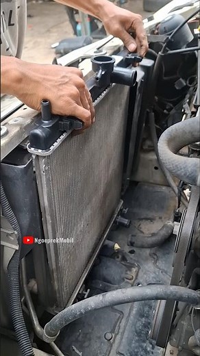 Installing a Radiator on Toyota Avanza #mechanic #carrepair #automobile #enginecooling