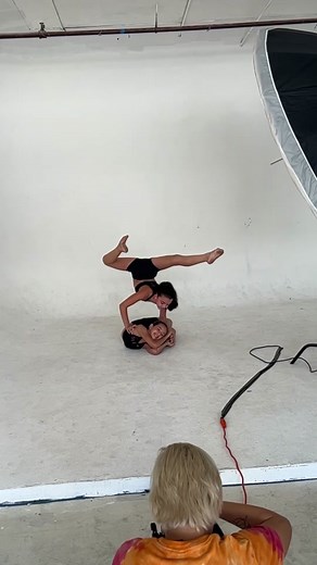 Contortion everyday! 📸 @reneechoiphotography Account run by an adult! Students are supervised by a coach at all times. #distort #distortcontortion #contortion #contortionist #flexible #flexibility #acrobatics #acrobat #training #strength #balance #strong #circus #cirque #handstand #handbalancing #handbalancer