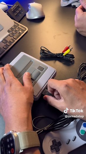 Super Mini SFC - Review Completo com Mais de 600 Jogos Retro