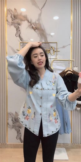 Casual blouse wanita: ide atasan wanita untuk tampilan santai