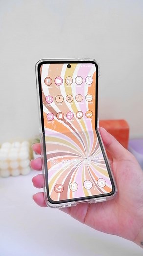 Daily Samsung Themes: Retro Color Waves UI Theme