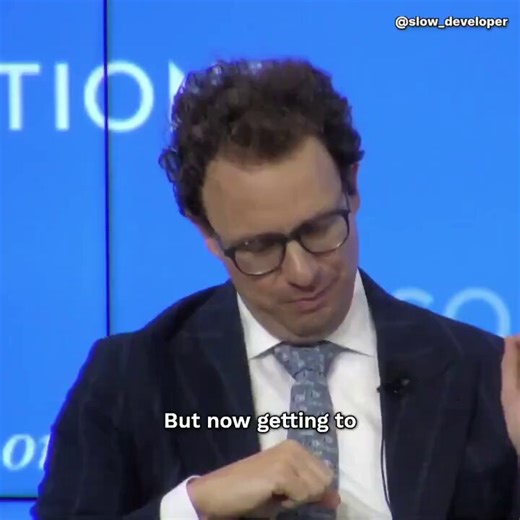 🚨 Anthropic's CEO:"In the next 3 to 6 months, AI will write 90% of the code, and within 12 months, nearly all code may be generated by AI."so the job isn't coding anymore.it's prompting.the person who writes the best prompt gets the best output.same AI. same tools. different results.the difference is the prompt. it was always the prompt.I wrote a full guide on how to start. zero experience needed.