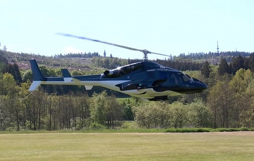 世界上最大的 RC AIRWOLF BLACK BELL-222 电动比例 1:3.5 模型直升机飞行演示