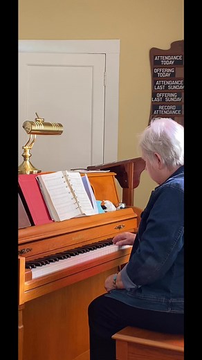 Nadine Allen playing ‘Remind Me Dear Lord’ | Hopewell Church