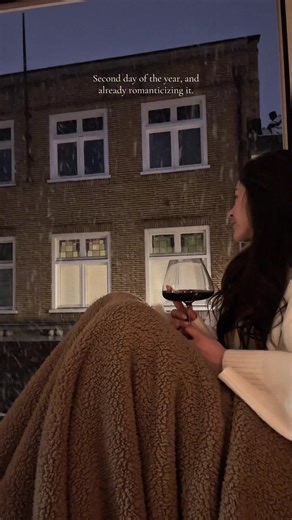 Romantic Winter Moments: Embracing the Snowy Season