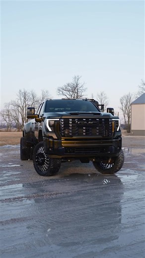 Imagine pulling this sick rig down your driveway. 😏🤌🏼🔥