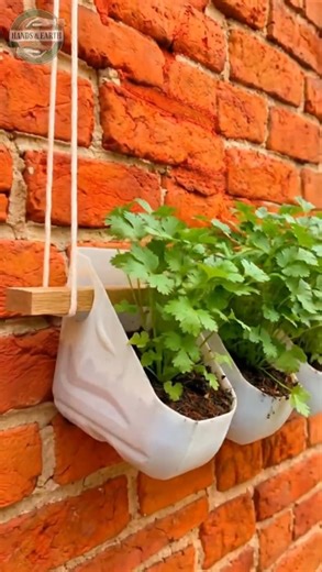 Genius Hanging Garden Idea! 🌿 Don't Throw Away Plastic Canisters! #upcycling #diy #gardening