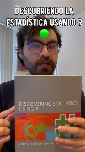 Discovering statistics using R, recomendado.