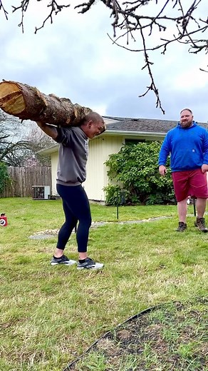I’ve been training the past 10 years for this 😆 • Lifting logs in the gym: totally voluntary Lifting logs IRL: will complain but can be bribed with coffee • • • Coach: @alecjose Nutrition: @trainerspencer Meal prep: @mmgpuyallup Gyms: @dungeonstrength_rx @lwcf_kirkland Pre/rehab: @thedapperdc • • • @sbdapparel @sbd.usa Shop using the link in my bio! • @cls_sportswear - code: “erin” @sisters_of_iron - code: “MURRAY10” @velaasa - code: “murray15” @dudewipes .⁣ .⁣ .⁣ .⁣ .⁣ #strongman #training #SB