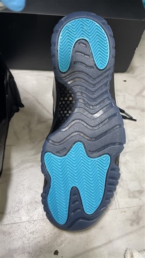 Sircastleteees on Instagram: "Do you care about your Iceybottom soles ? Tired of spending 3-500$ on shoes for them to turn yellow over time from wear ?? Want to stop them from turning YELLOW ?? Put a SOLE PROTECTOR ON THEM!! We have them available In-Store📍 20$ you put them on yourself or 40$ and we put them on for you !!!"