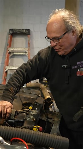 Custom Radiator Hoses #cars #machine #engine #garage #automotive #mechaniclife #fblifestyle | Makeshiftgarage