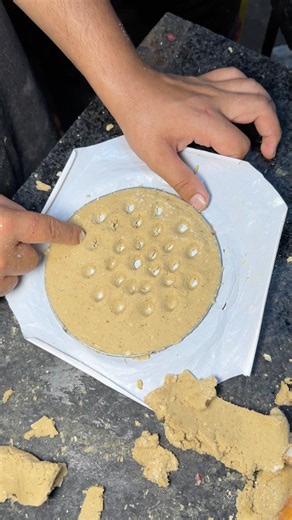 Traditional Cornbread Made by Hand | An Old-School Street Food Technique! 😋 #food #corn #bread