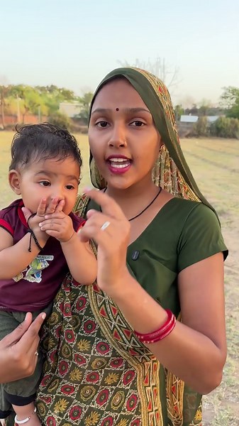Saree 🥻 money 🤑😇😇😂 #trending #comedy #nehu_akash1705 #funny #sorts #funnycomedy