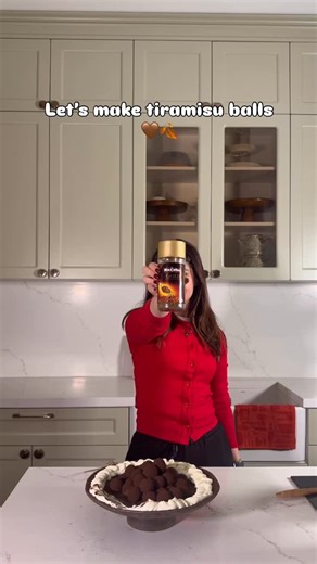 Przha Kareem on Instagram‎: "English / Kurdish/ arabic ..: پسکێتی تیرامیسۆ یەک قشتە نیسکافێ ماک کۆفێ لەگەڵ ئاوی گەرم بگرەوە نیو کووپ کەمتر شەکر جوان بیشێلە بیکە تۆپەڵ و کاکاوی بەسەردا بکە بۆ کرێمە سپیەکە دوو پاکێت پەنیری کرێمی ١٠٠ گرام زبدە سێ کەوچک شەکر… Tiramisu Balls 🤎 Ingredients: • Tiramisu biscuits • 1 pack qshta (cream) • MacCoffee dissolved in hot water • 1/2cup sugar (slightly less) Method: Mix everything until it forms a soft dough. Shape into small balls, then coat with cocoa powder.