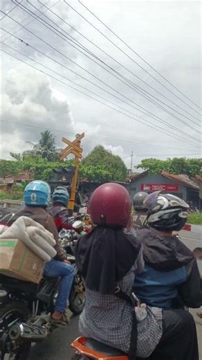 Hunting kereta api di hari Minggu