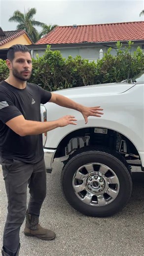 Papi’s Garage on Instagram: "Adding color to your build? These easy to install options are perfect for the daily driver. The leveling kit allows for larger tires and improved ground clearance! The radius arm overlays and frame plates add a tons of detail and color to an already great looking new body truck. Everything cut and assembled in house and fully decorated in mirrored stainless. #liftedtrucks #papisgarage"