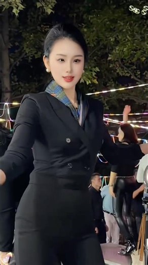 #bestshuffle #dance #fashion #dancer #trend #shuffle #cuttingshapes #shuffling #trending #dancing