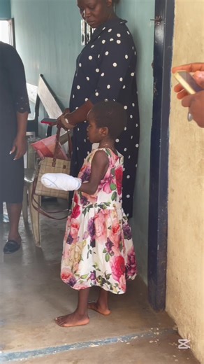 The poor girl was literally crying in court🥹 Even the devil will bow for this woman’s wickedness 😪 People wanted to even beat her there . One of the people attending to her even said she has lost 2 fingers as at today 😪😪##creatorsearchinsights #fyp #tiktok #nigeriantiktok🇳🇬🇳🇬🇳🇬❤️❤️🇳🇬🇳🇬🇳🇬 #imostate