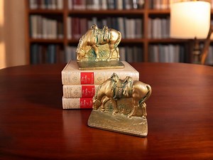 Vintage Heavy Cast Iron Horse Bookends Grazing Saddle Western Rustic Farm Decor– Americana Decor - Etsy