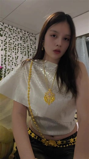 Exploring Traditional Thai Dresses in Chut Style