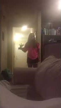 EXTREMELY FUNNY - TEEN GETS PISSED OFF WHEN HER MOM CONFISCATED HER PHONE (I do not own this video)